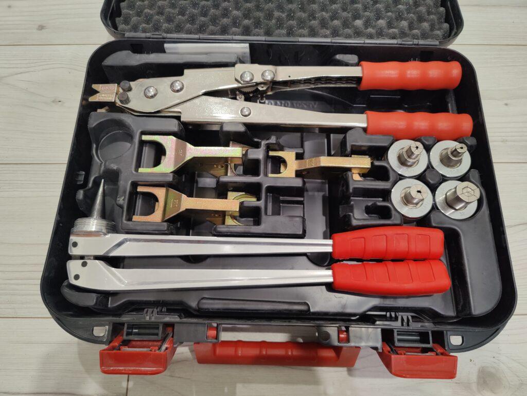 zaciskarka tece wypożyczalnia