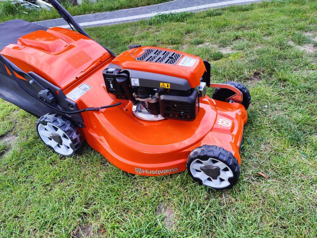 kosiarka spalinowa z napędem