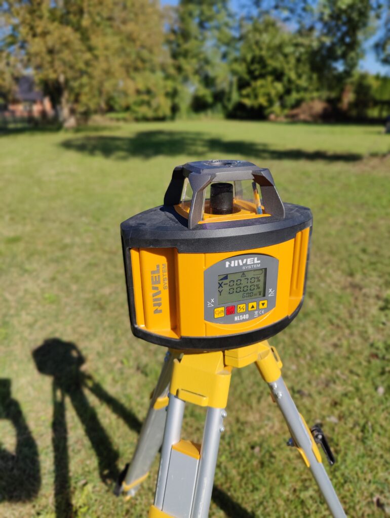 wypożyczalnia statyw do niwelatora laserowego